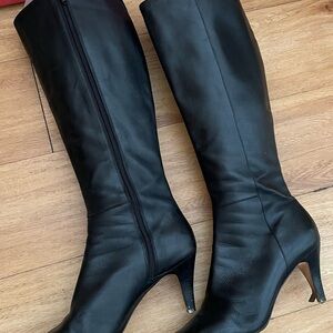 Arturo Chiang Black Heeled Boots with Pointed Toe